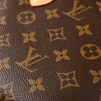 louis-vuitton-speedy-30-handbag-monogram-canvas-with-leather-trim Handle