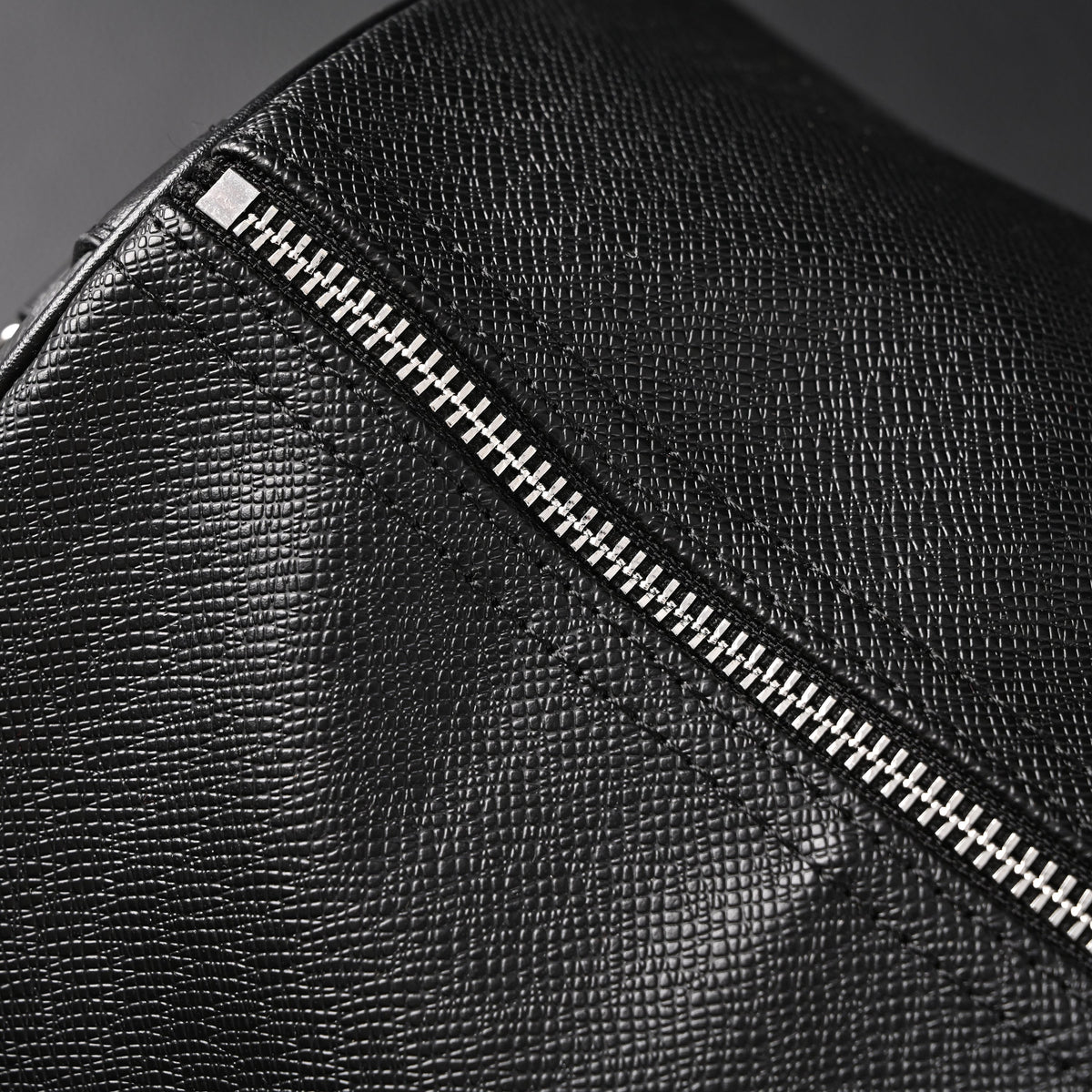louis-vuitton-keepall-bandouliere-50-monogram-eclipse-canvas-travel-bag Handle