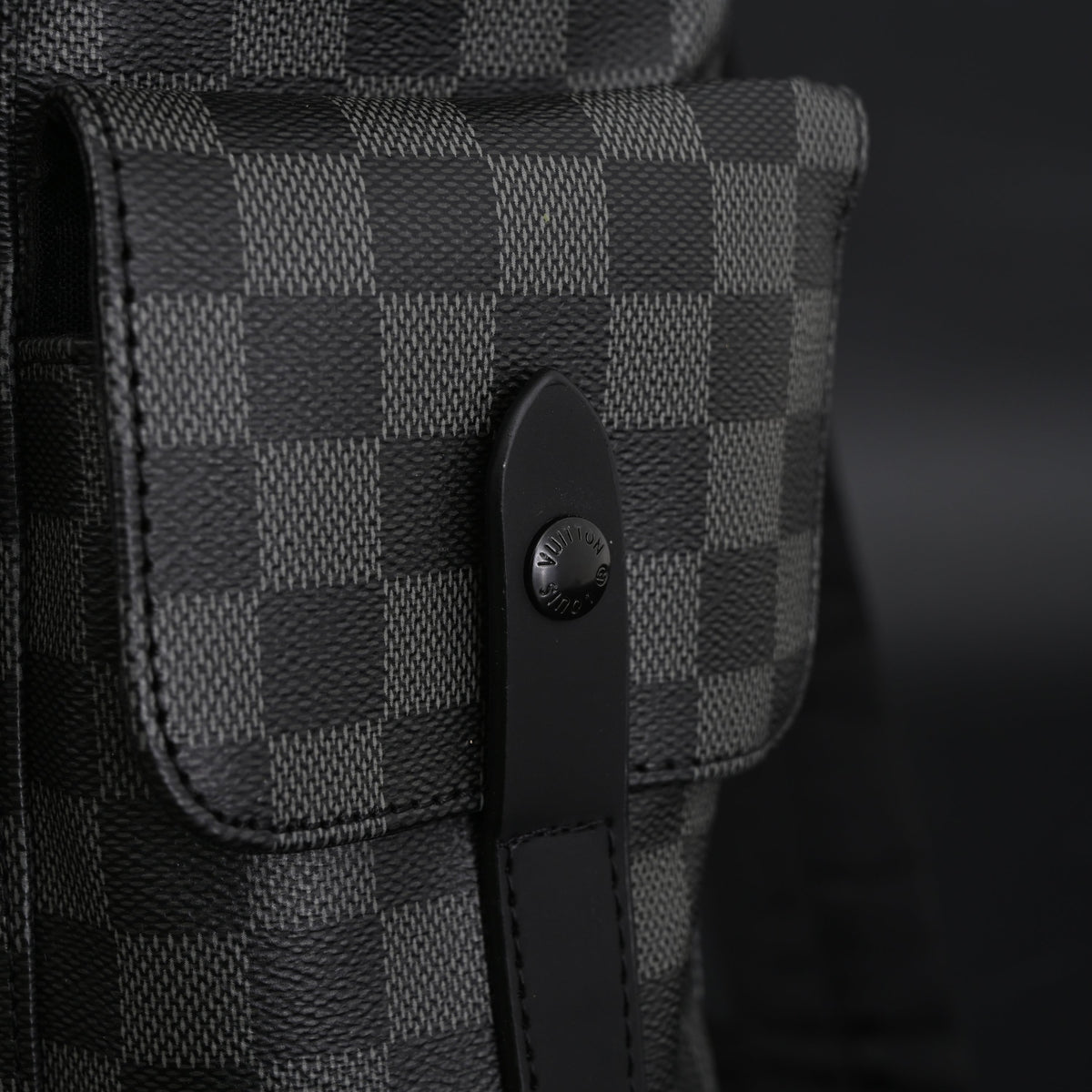 louis-vuitton-michael-backpack-damier-graphite ohter