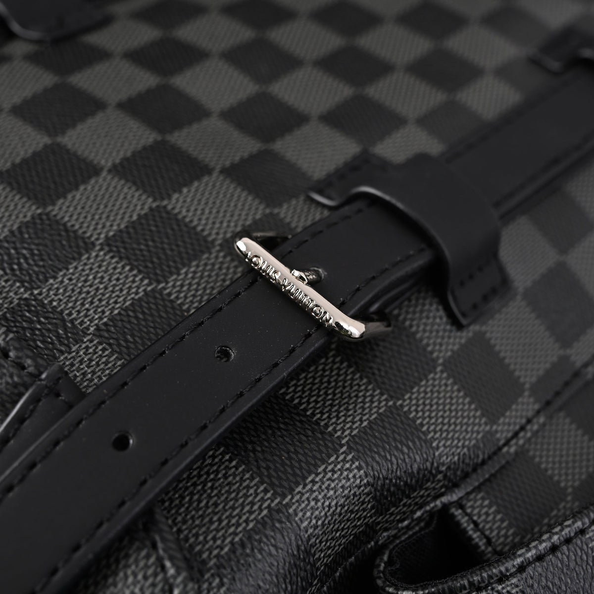 louis-vuitton-michael-backpack-in-damier-graphite-canvas ohter