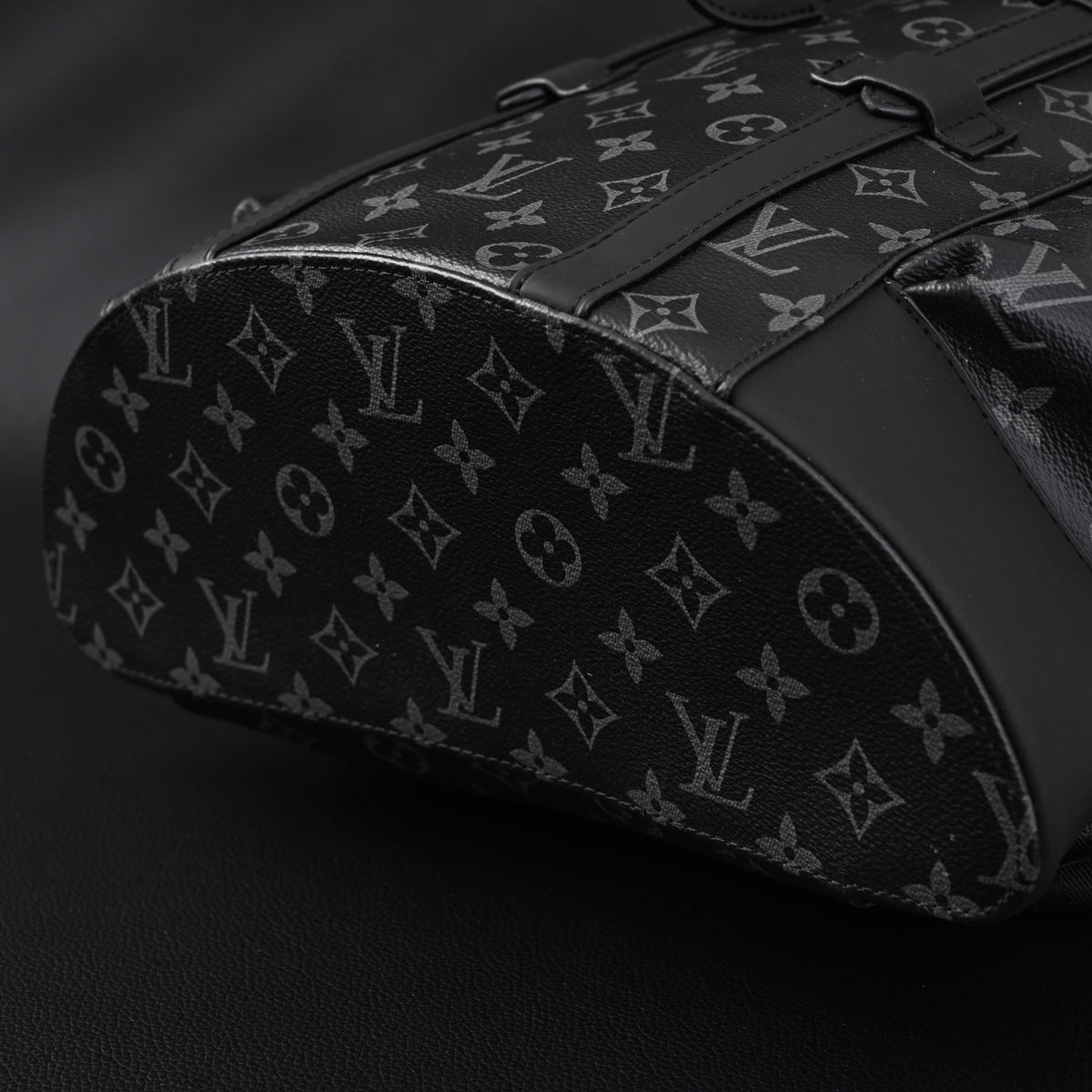 louis-vuitton-christopher-pm-monogram-eclipse-backpack ohter