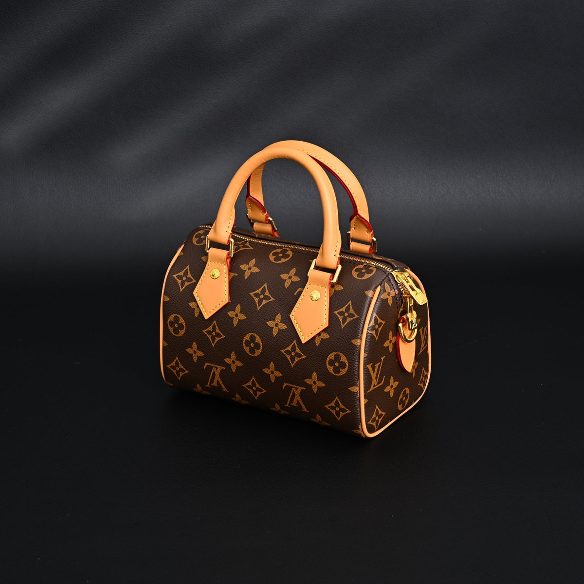 louis-vuitton-speedy-bandouliere-25-monogram-canvas Handle