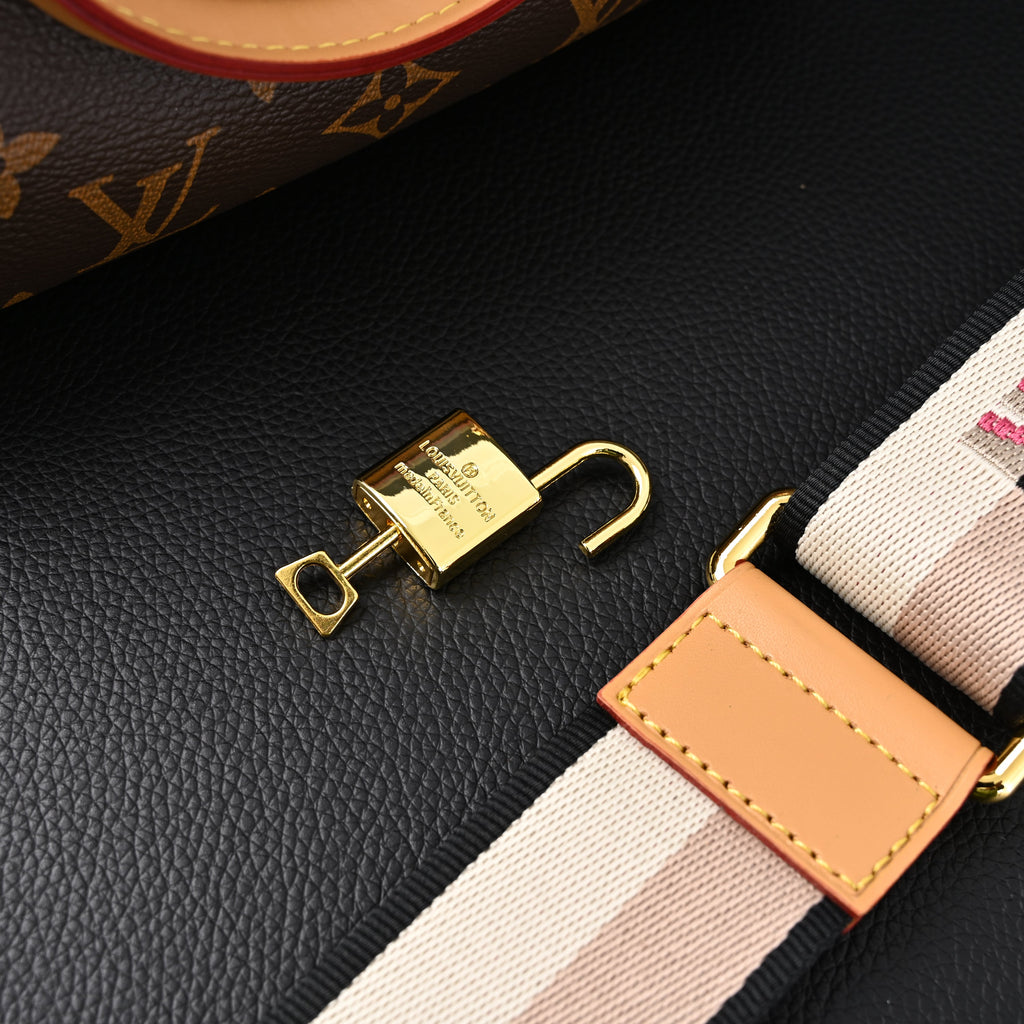 louis-vuitton-speedy-bandouliere-25-monogram-canvas Handle