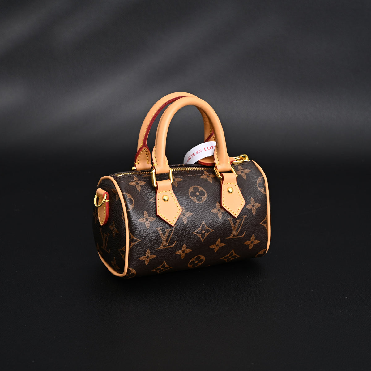 louis-vuitton-speedy-25-monogram-canvas-handbag Handle
