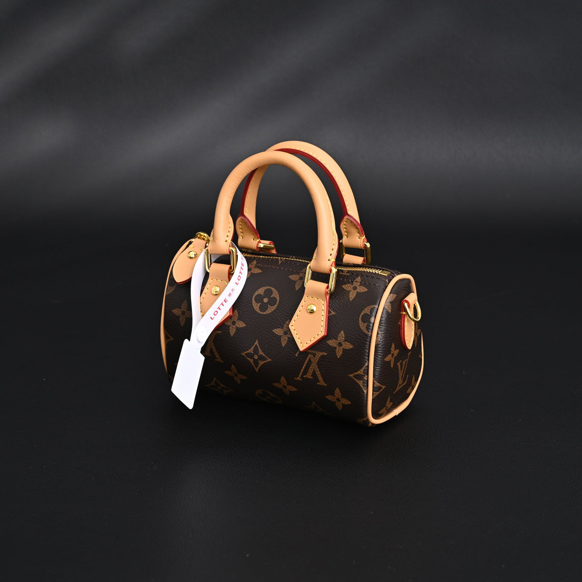 louis-vuitton-speedy-25-monogram-canvas-handbag Handle