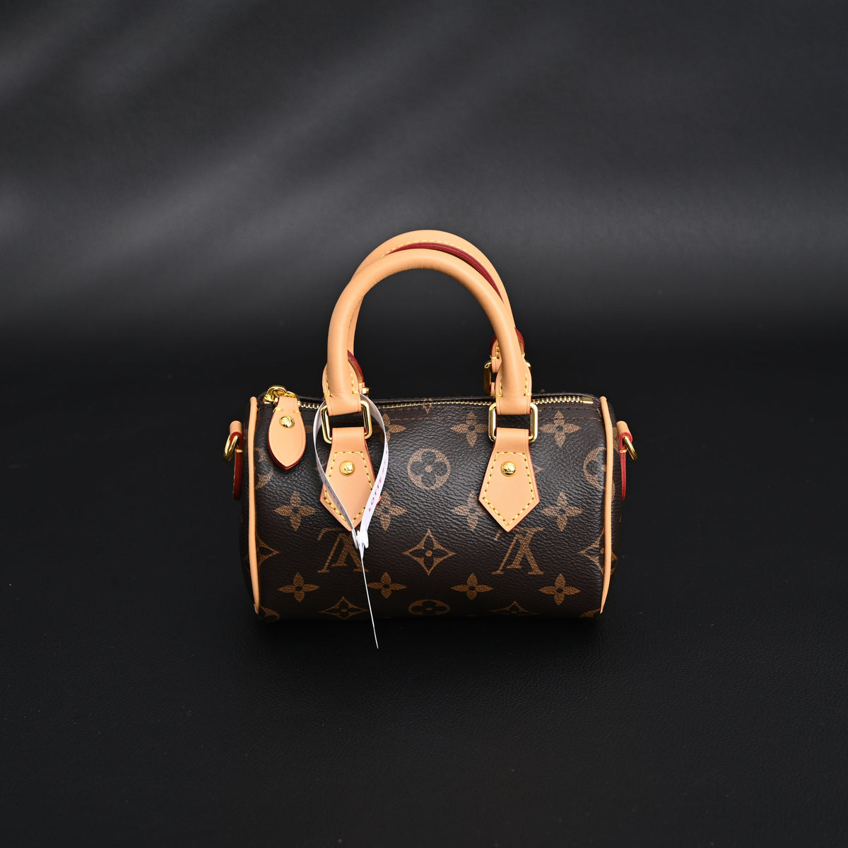 louis-vuitton-speedy-25-monogram-canvas-handbag Handle