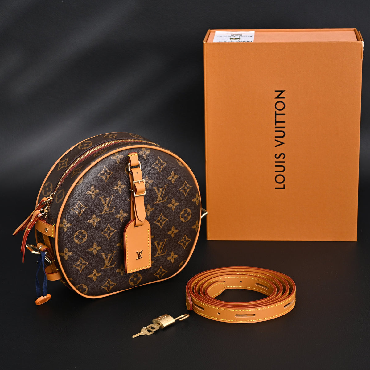 louis-vuitton-boite-chapeau-souple-mm-monogram-canvas Crossbody