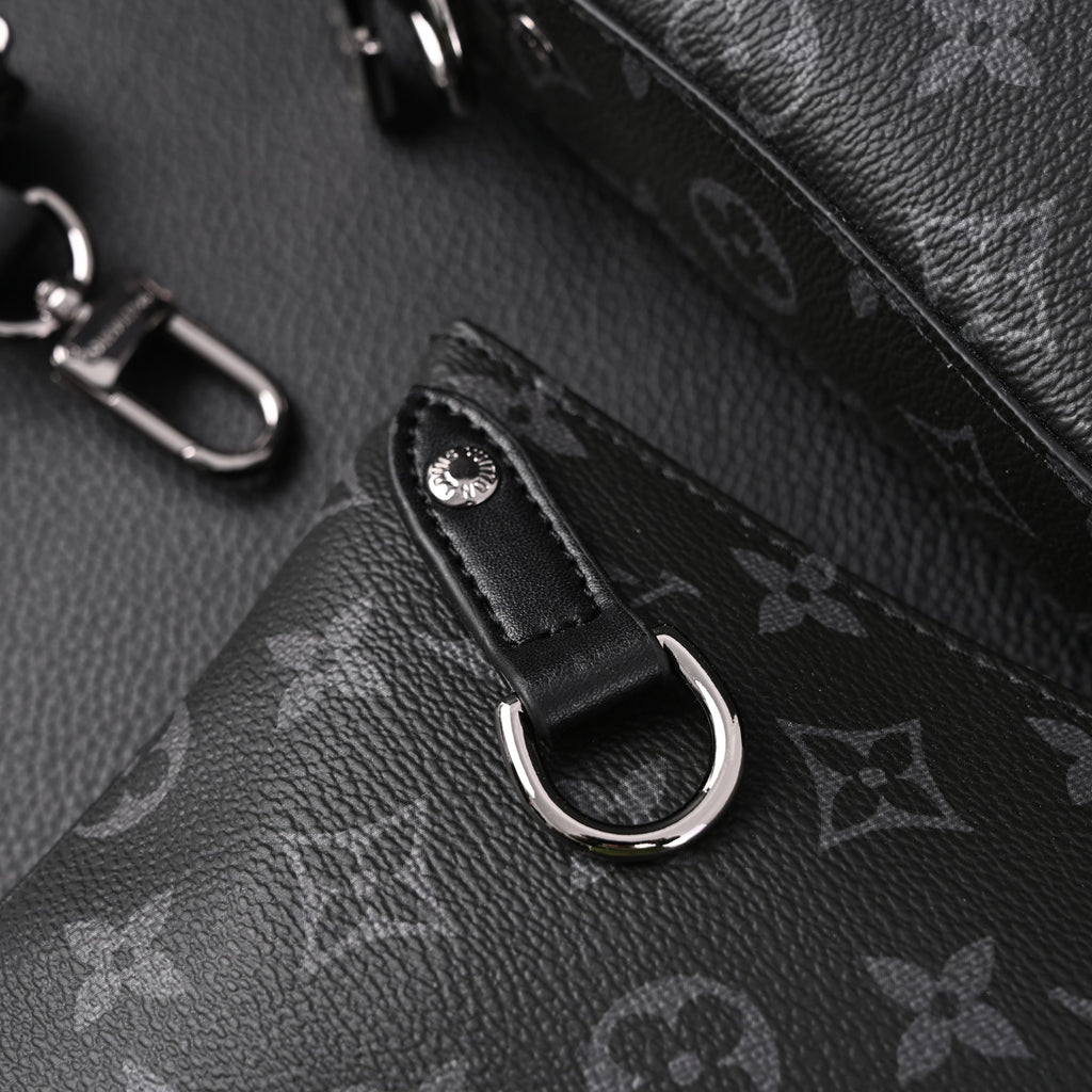 louis-vuitton-discovery-pochette-mm-monogram-eclipse Handle