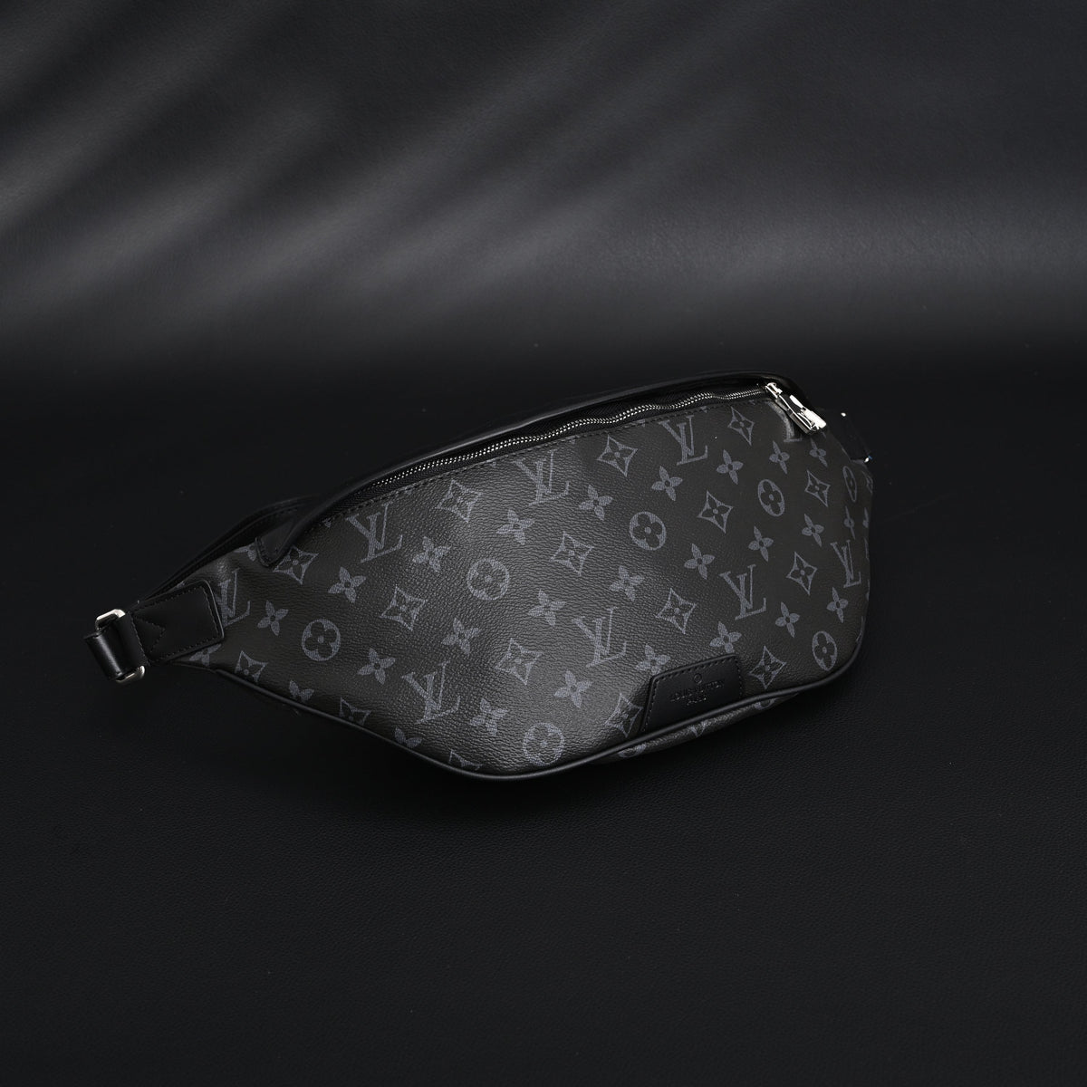 louis-vuitton-discovery-bumbag-monogram-eclipse Crossbody