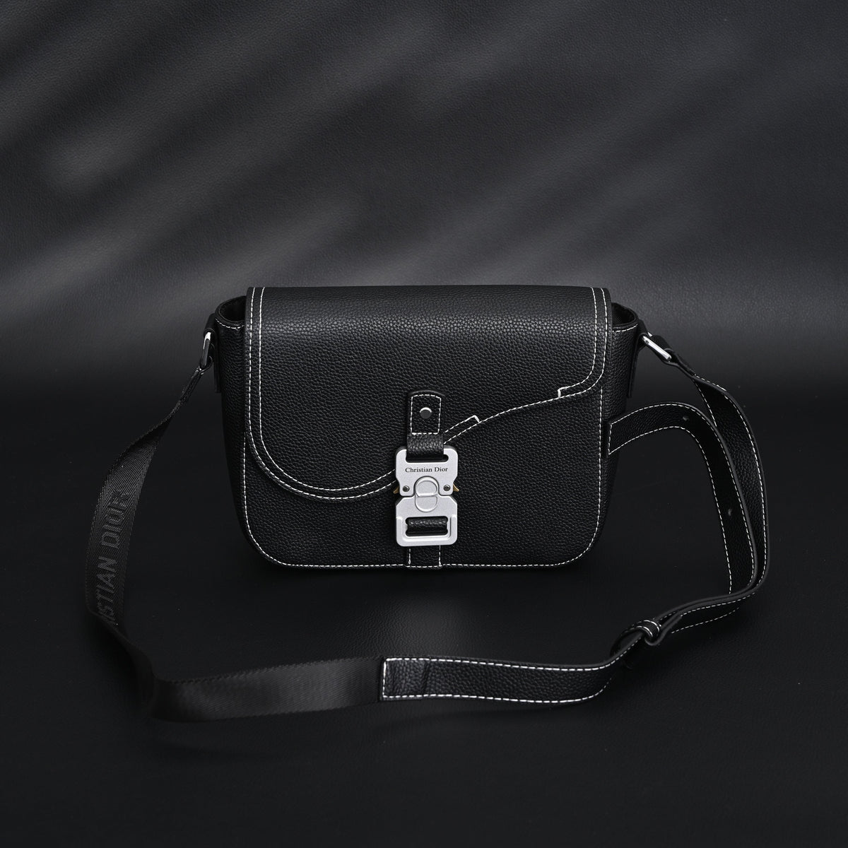 dior-saddle-crossbody-bag-black-grained-calfskin-with-silver-tone-hardware Crossbody