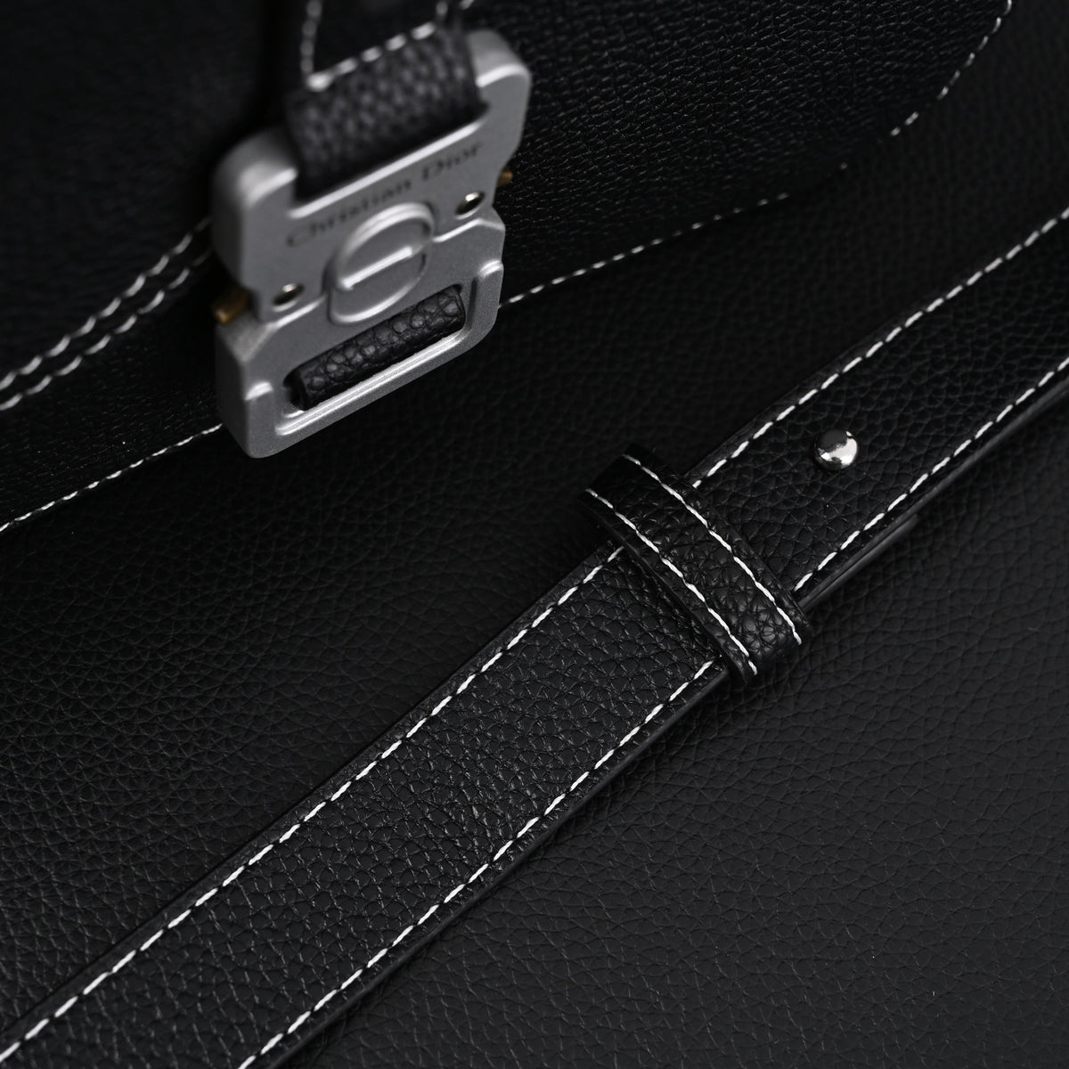 dior-saddle-crossbody-bag-black-grained-calfskin-with-silver-tone-hardware Crossbody