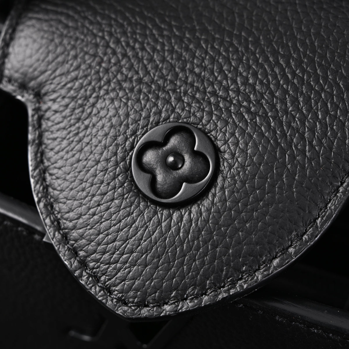 louis-vuitton-black-grain-leather-mini-top-handle-bag-with-chain-strap Handle