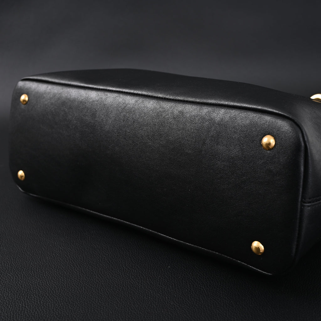 miu-miu-leather-tote-bag-classic-black Tote