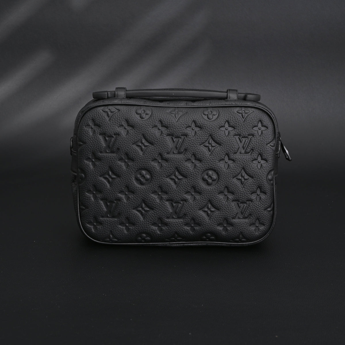 louis-vuitton-capucines-bb-top-handle-bag-black-taurillon-leather Handle