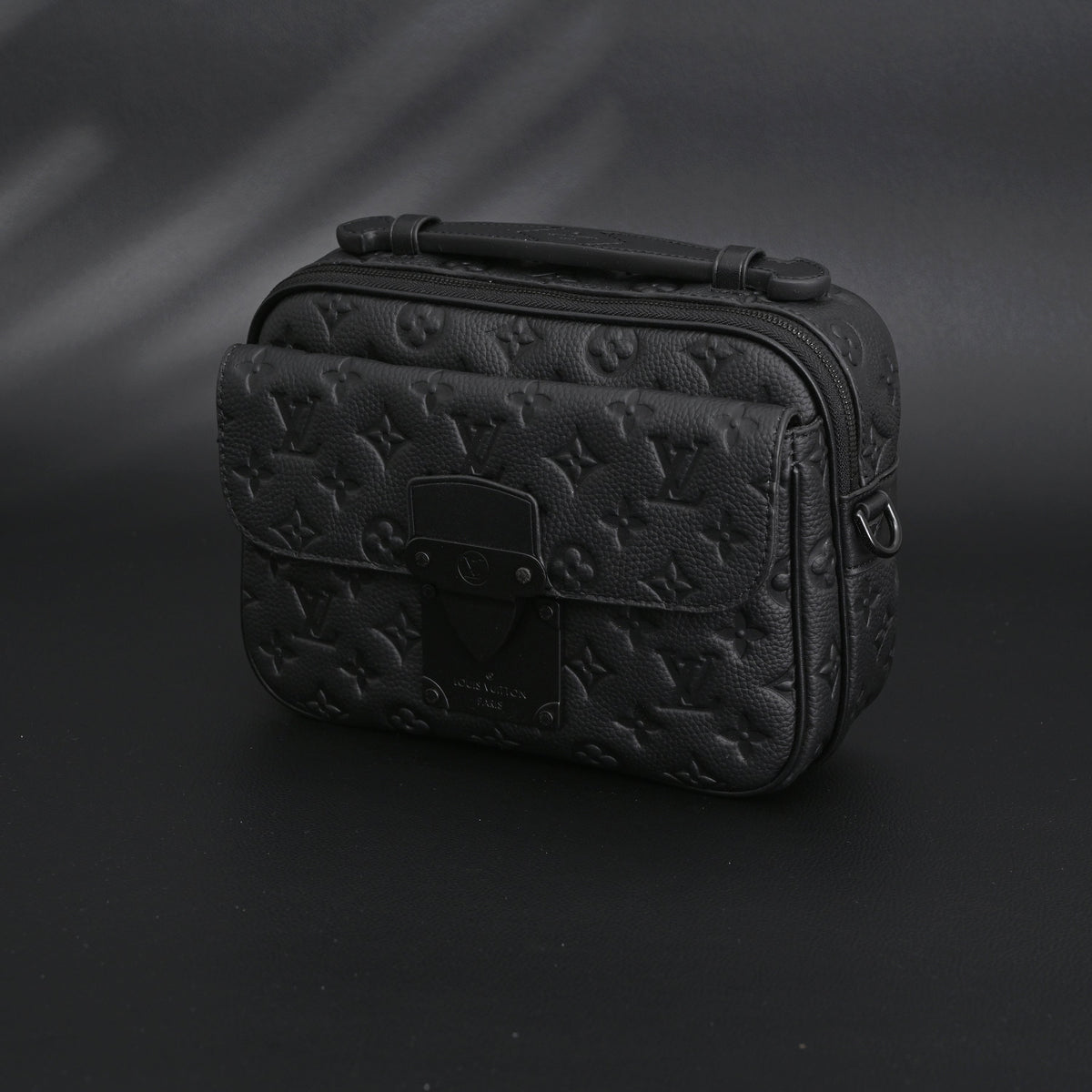 louis-vuitton-capucines-bb-top-handle-bag-black-taurillon-leather Handle