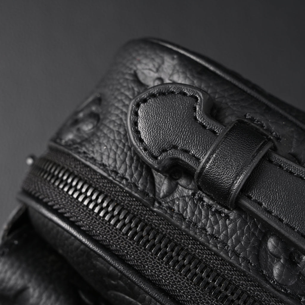 louis-vuitton-capucines-bb-top-handle-bag-black-taurillon-leather Handle