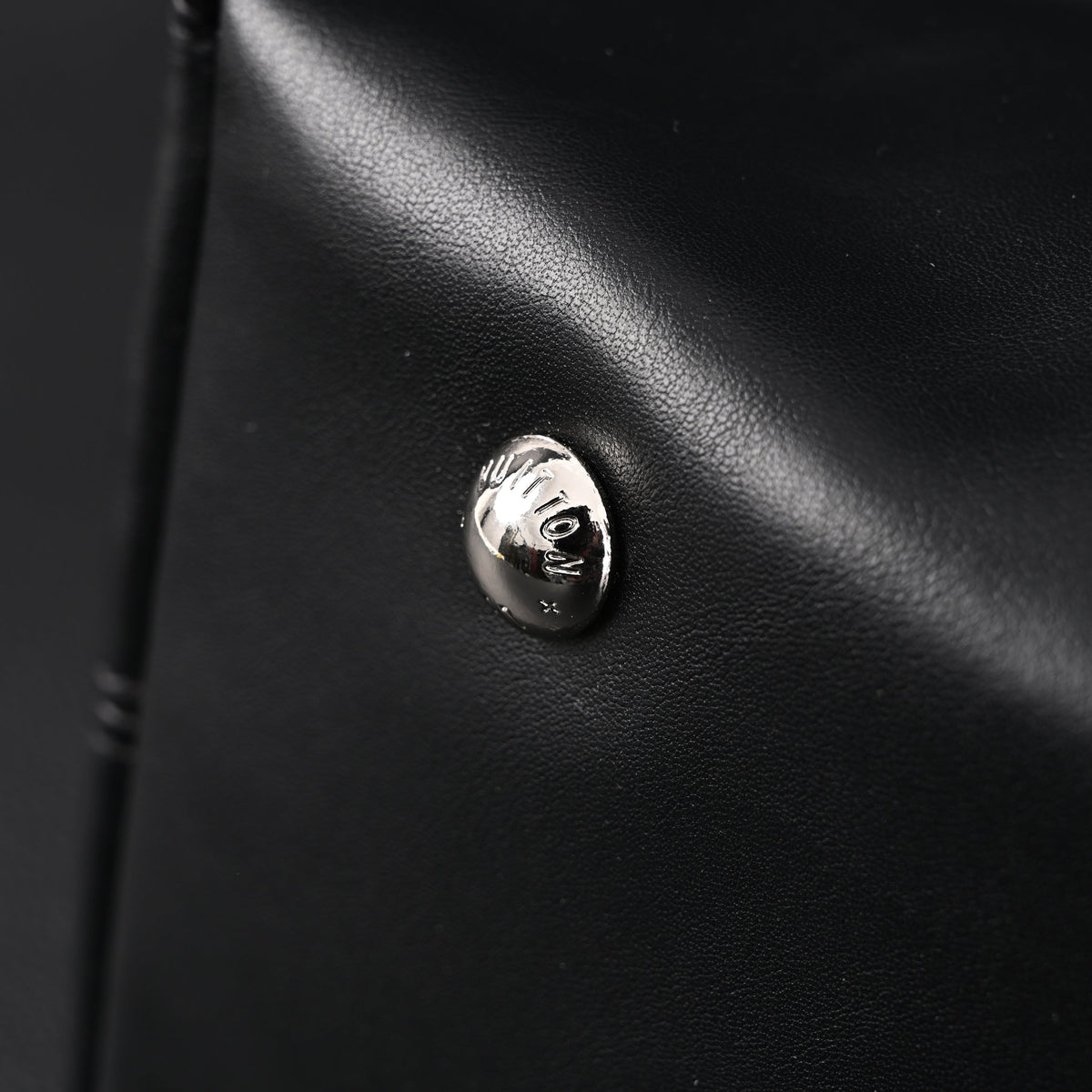 louis-vuitton-montaigne-black-mahina-leather-shoulder-bag Shoulder