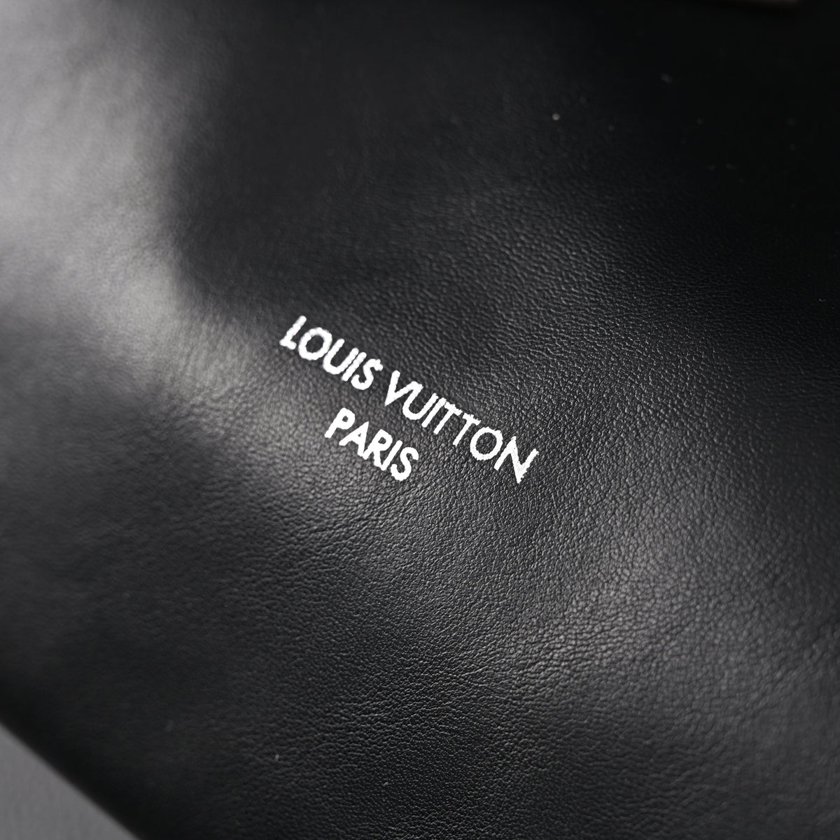 louis-vuitton-montaigne-black-mahina-leather-shoulder-bag Shoulder