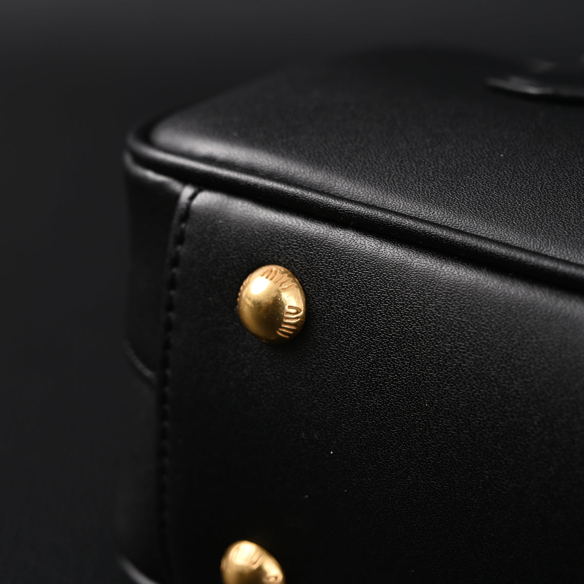 miu-miu-leather-top-handle-satchel-classic-black Handle