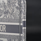 christian-dior-large-book-tote-toile-de-jouy-embroidery Tote