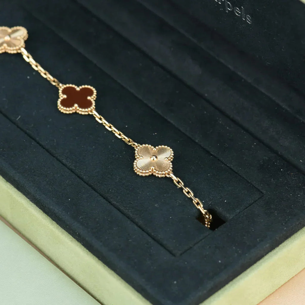 VCA CLOVER 5 MOTIF RED CORNELIAN BRACELET COLLECTION