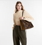 louis-vuitton-onthego-mm-reverse-monogram Tote