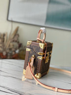 louis-vuitton-monogram-box-bag Crossbody