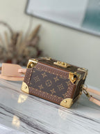 louis-vuitton-monogram-box-bag Crossbody