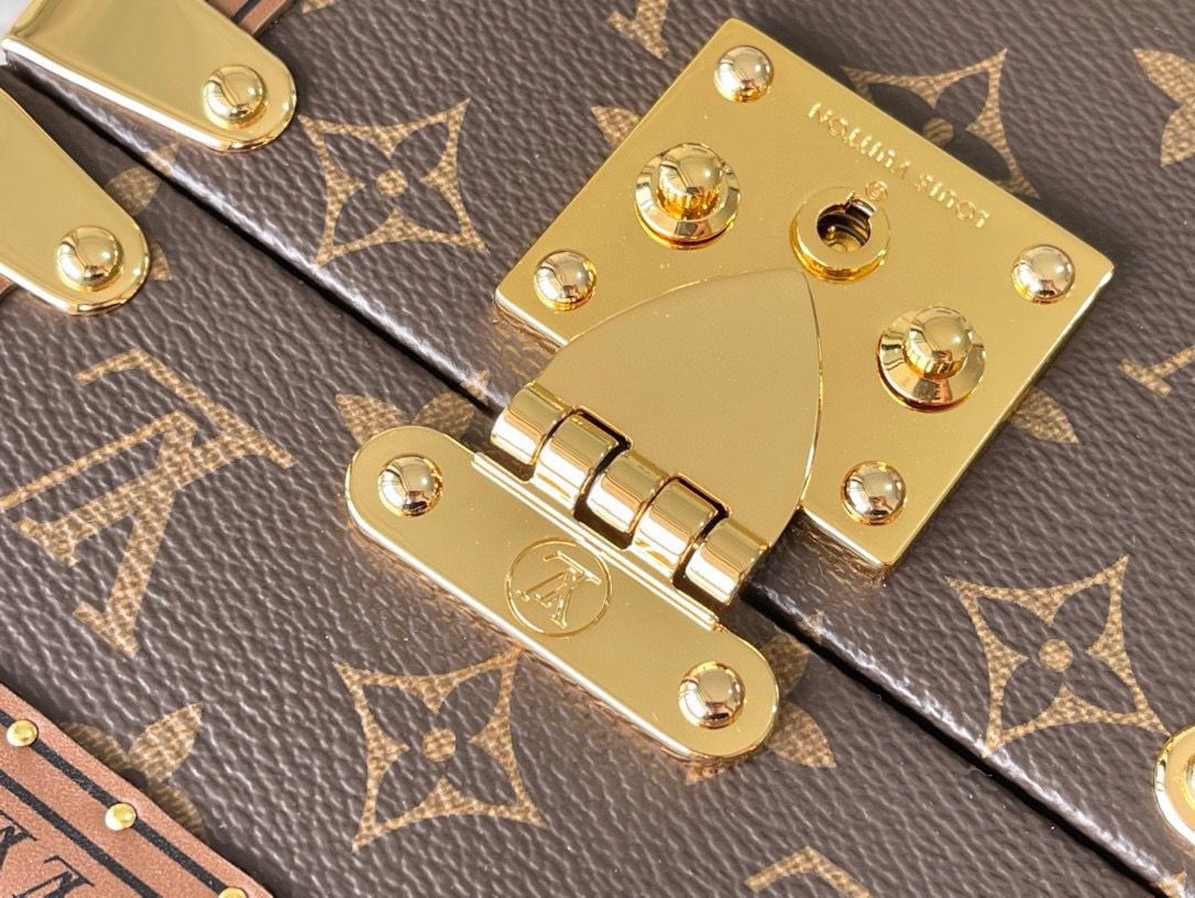 louis-vuitton-monogram-box-bag Crossbody