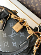 louis-vuitton-alma-bb Handle