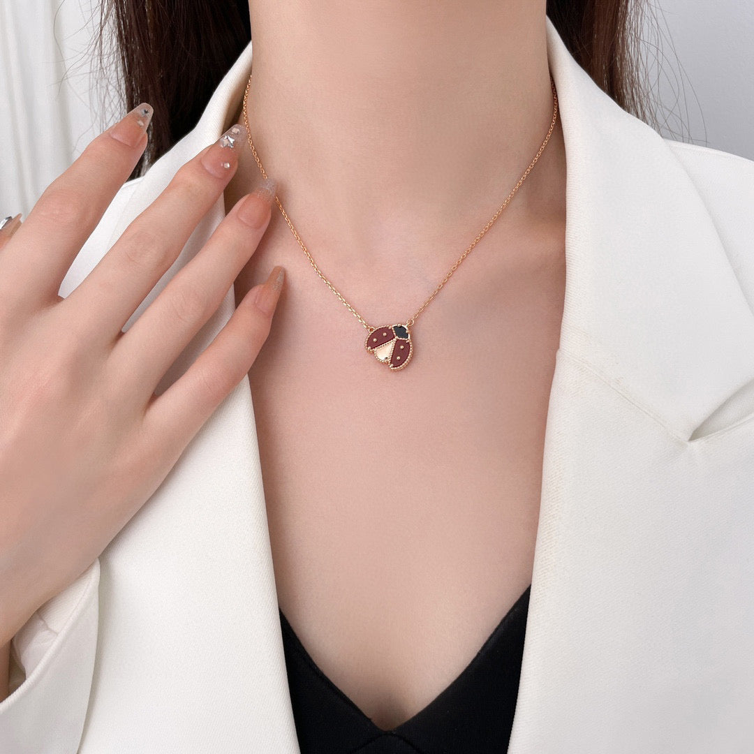 VCA LUCKY CARNELIANS LADYBUG NECKLACE