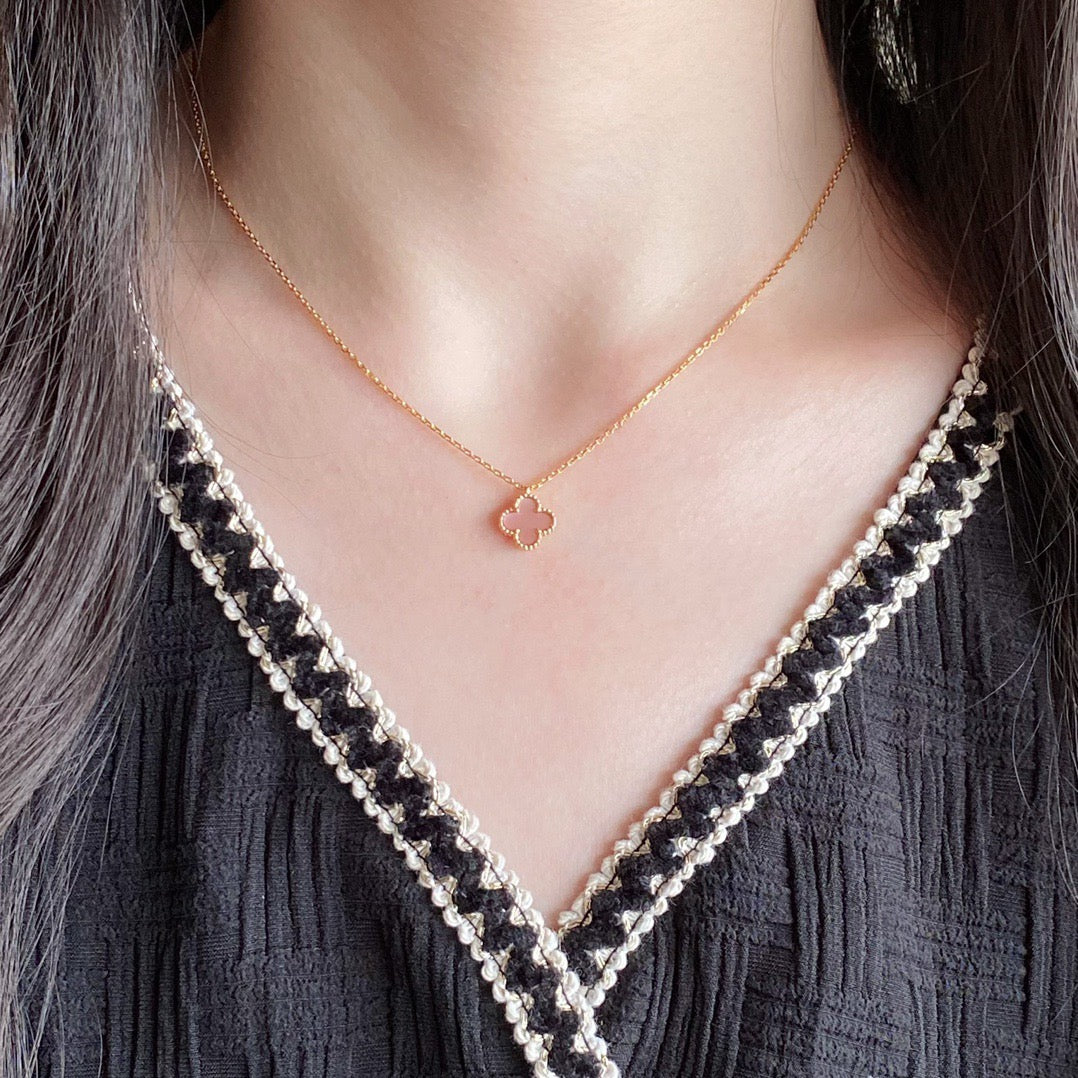 VCA CLOVER 9.5MM PINK MOTHER OF PEARL SINGLE FLOWER NECKLACE