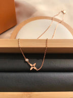 LOUIS VUITTON BLOSSOM PENDANT PINK GOLD AND DIAMOND