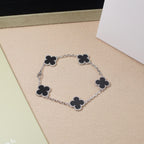 VCA CLOVER 5 MOTIF ONYXS BRACELET COLLECTION