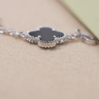 VCA CLOVER 5 MOTIF ONYXS BRACELET COLLECTION