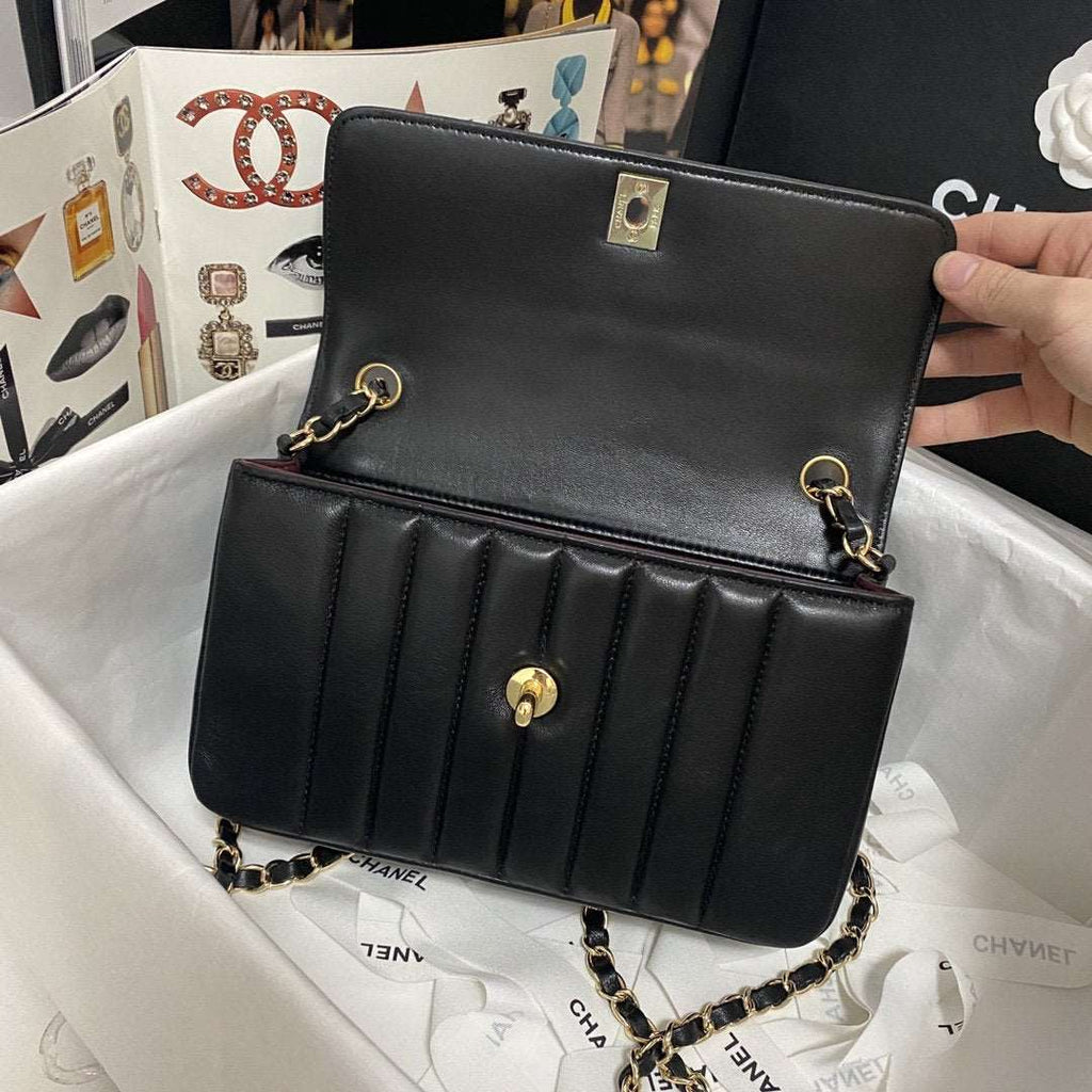 chanel-flap-bag-1 Crossbody