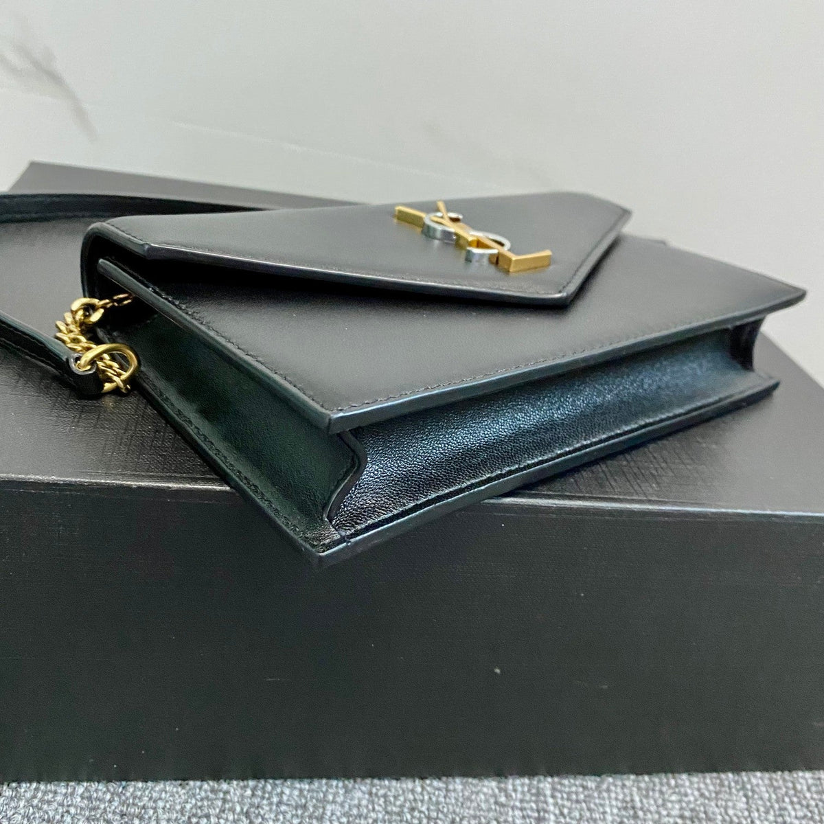 ysl-cassandra-shoulder-black-bag-19x12-5x3-5cm Crossbody