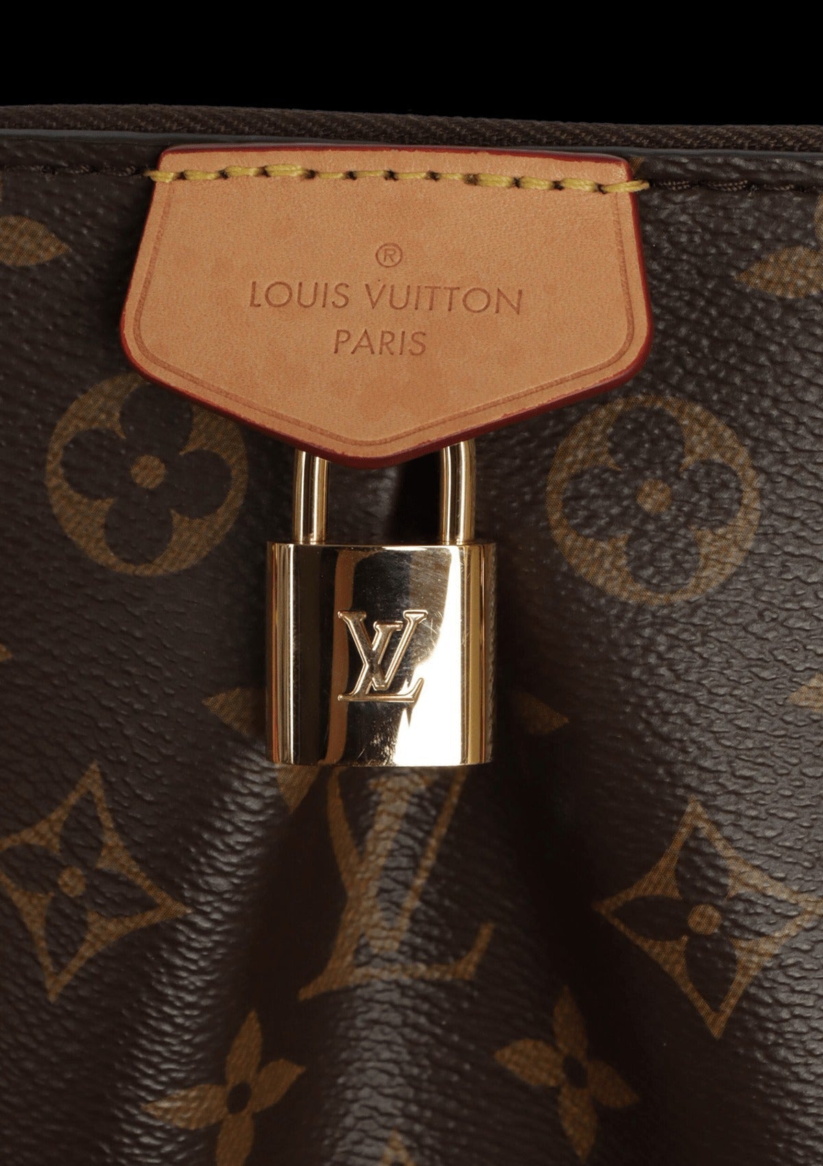 louis-vuitton-21st-century-monogram-boetie-pm-satchel-32-x-13-x-29-cm Handle