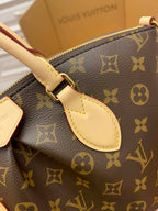 louis-vuitton-boetie-handbag Handle