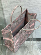 dior-book-tote-large-gray-and-pink-toile-de-jouy-reverse-beverly-hills-embroidery-42-x-35-x-18-5-cm Tote