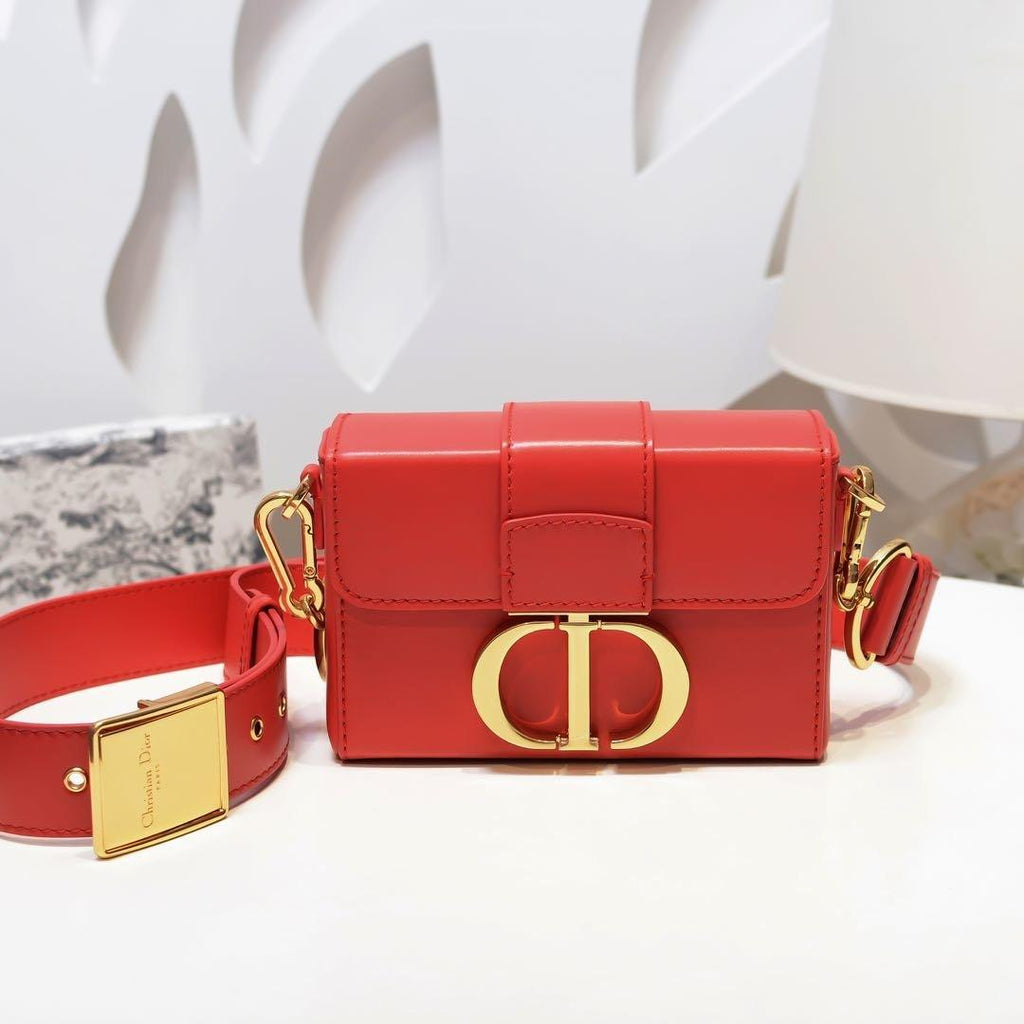 30-montaigne-flap-bag-1 Crossbody