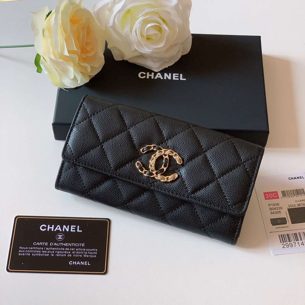 chanel-caviar-quilted-gusset-flap-wallet-copy ohter