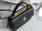 chanel-trendy-cc25-pre-owned-medium-chevron-trendy-handbag-25cm Handle