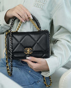 chanel-19-woc-wallet-on-chain-ap0957-black-flap-bag Crossbody