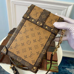 vertical-trunk-pochette-1 Crossbody