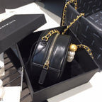 clutch-with-chain Handle