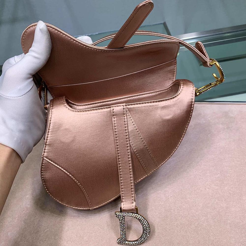saddle-bag-8 Handle