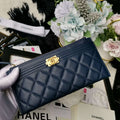 copy-chanel-caviar-quilted-classic-zip-boy-pouch Handle