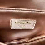 saddle-bag-8 Handle