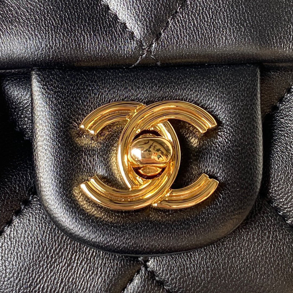 chanel-flap-bag-gold-top-handle-black-13x21x8cm Handle